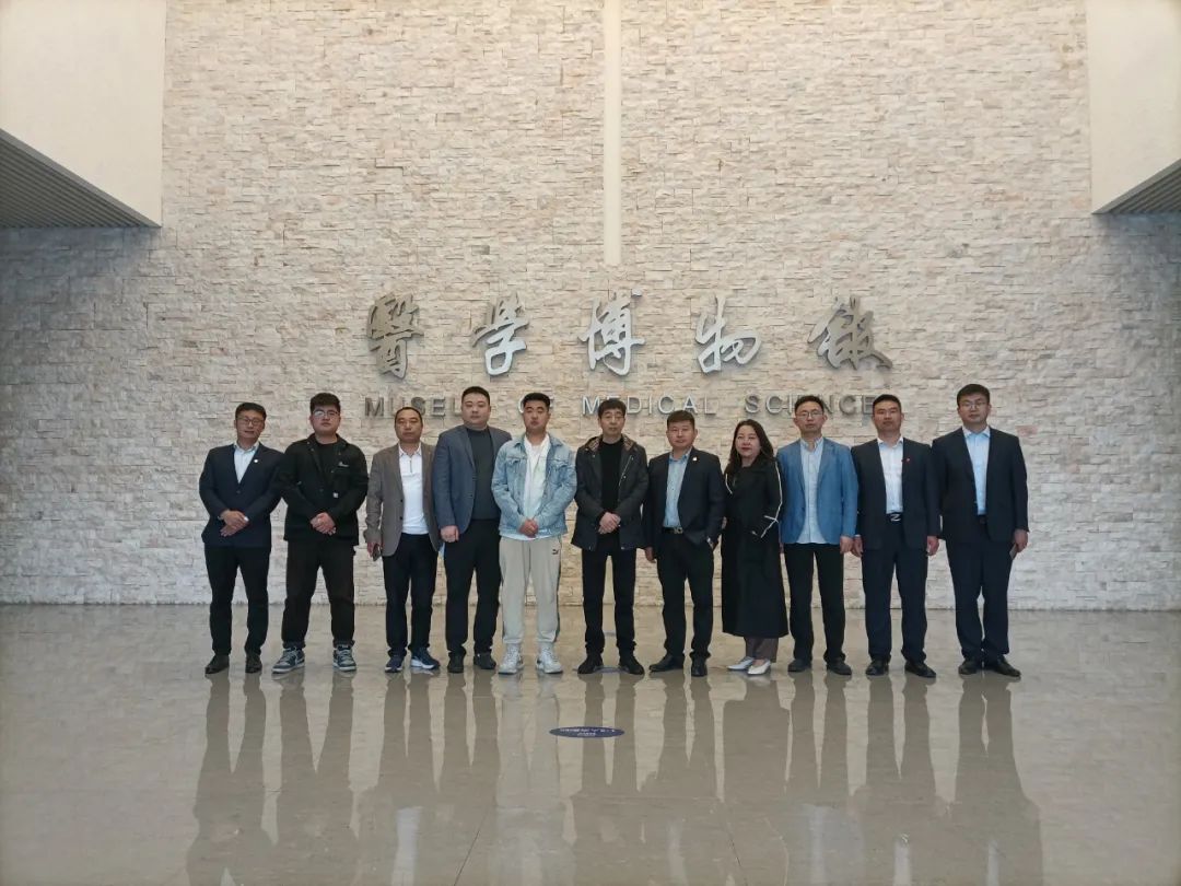 韩国av片
董事长佘中生一行赴驼人韩国av片
参观考察