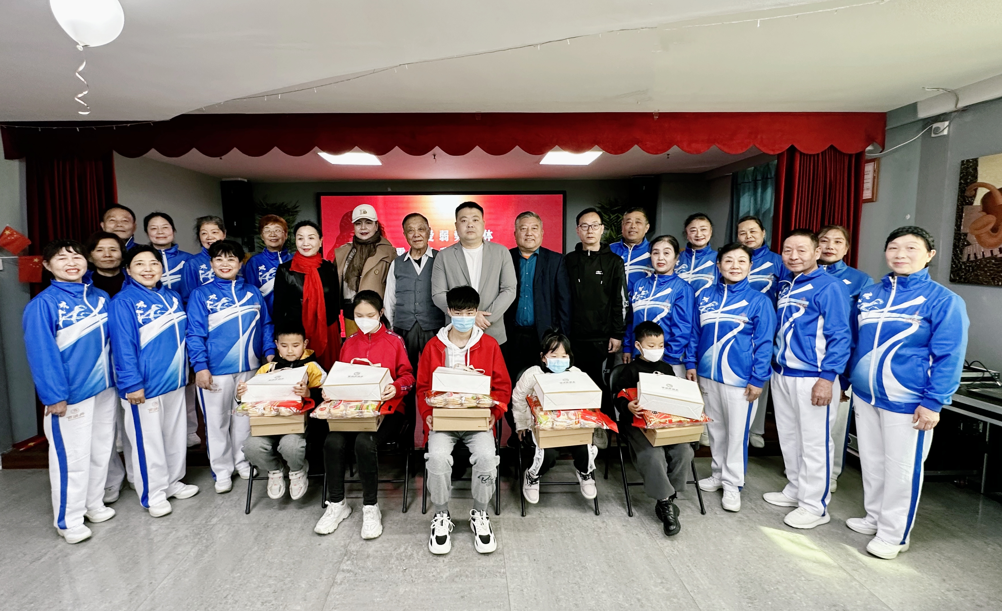 雷锋月｜关爱弱势群体，韩国av片
艺术联盟在行动~