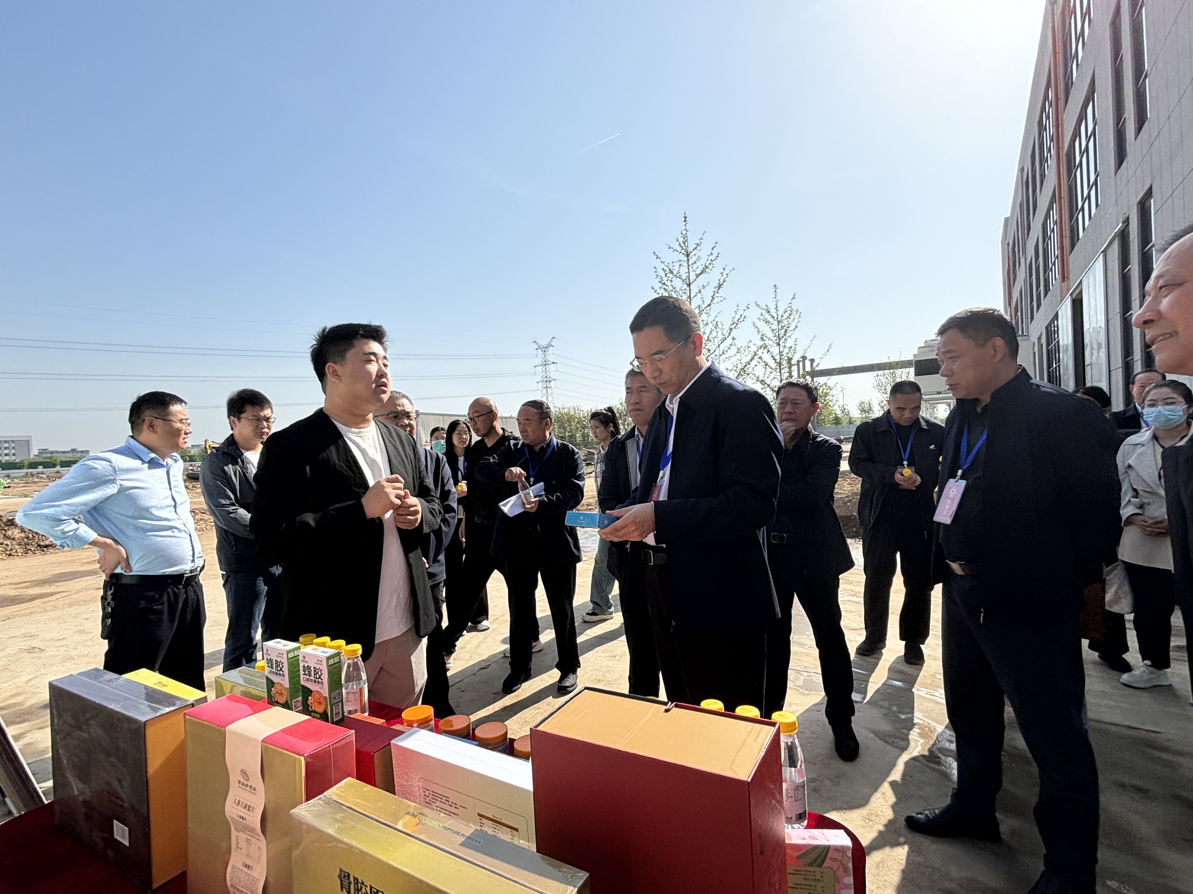 长垣市领导一行莅临韩国av片
中药产业园视察指导工作